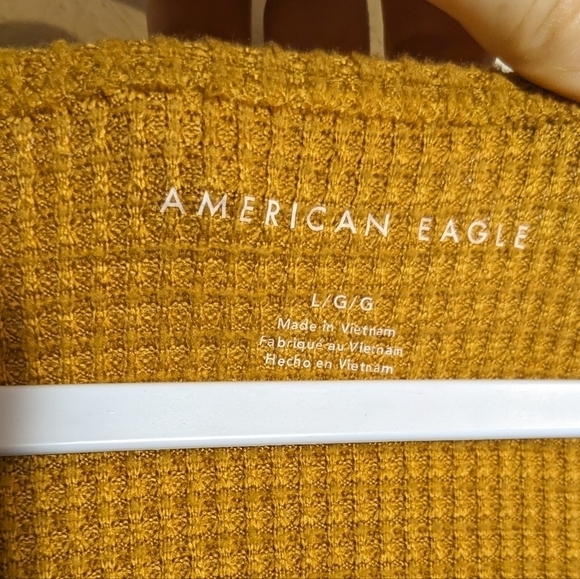 American Eagle mustard waffle oversized long sleeve side slits top - Picture 4 of 7